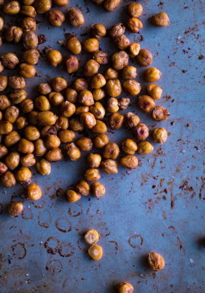 salt-and-vinegar-roasted-chickpeas-1-11